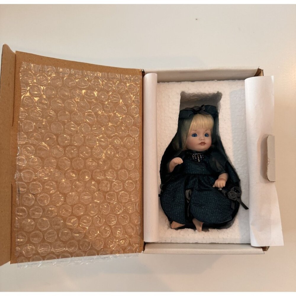 Marie Osmond Fine Porcelain Petite Amour Toddlers Collector Doll Hand Numbered L